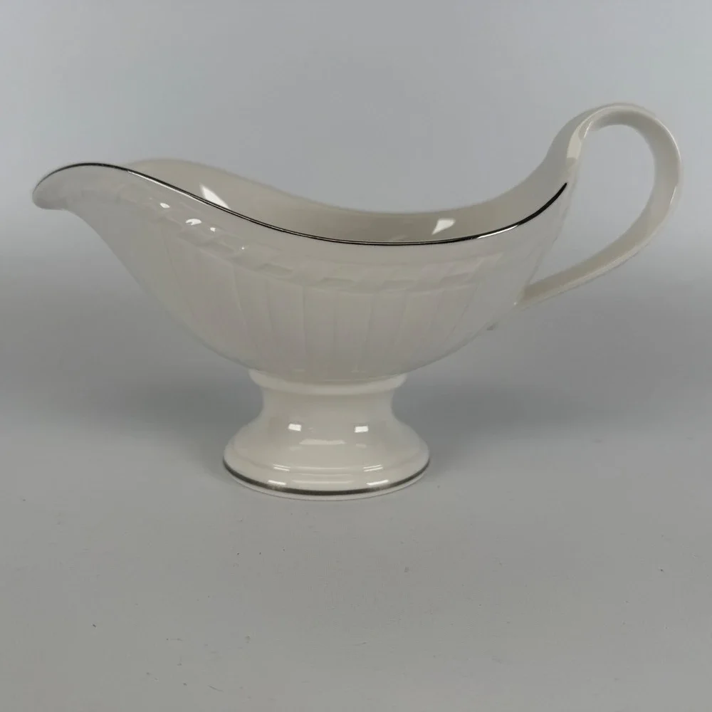 Villeroy & Boch GRAVY BOAT Fine China 1748‎ LUXEMBOURG